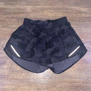 lululemon hotty hots shorts